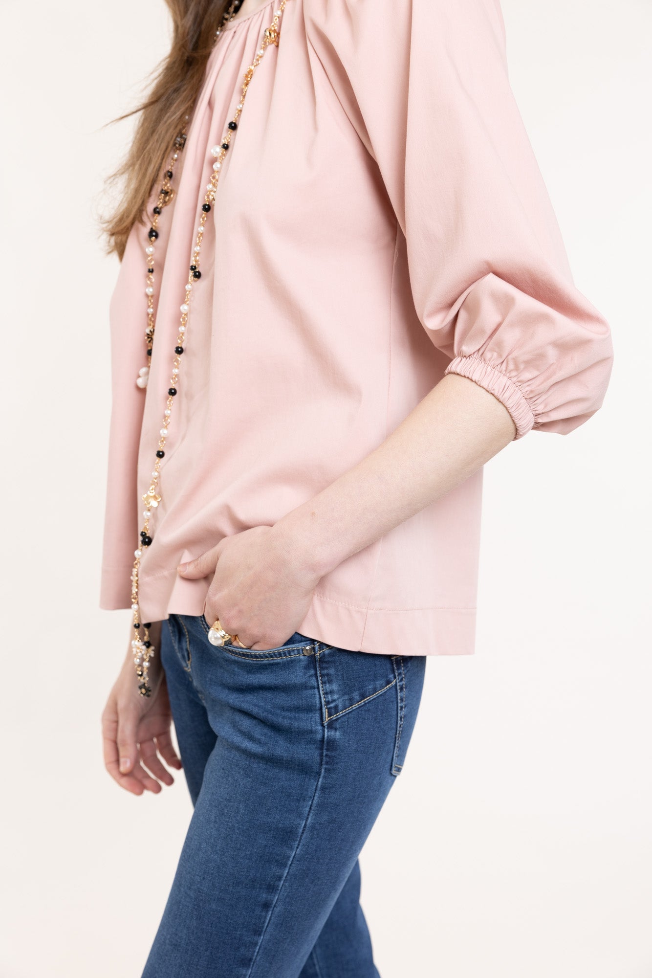 Rozā toņa tops boho stilā