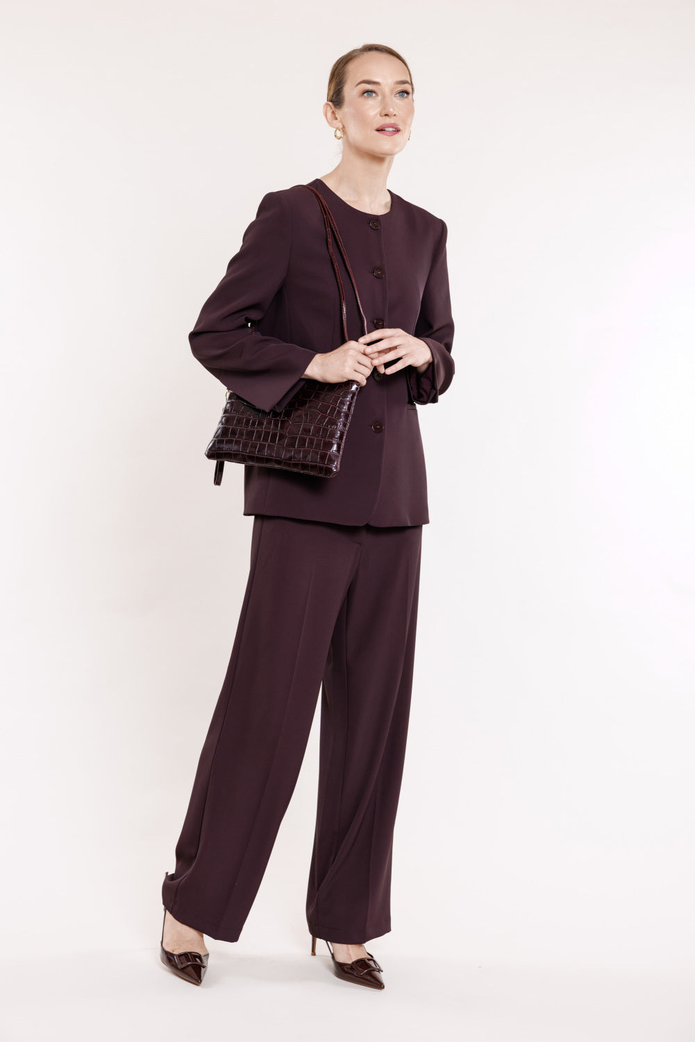Wine-colored crepe trousers