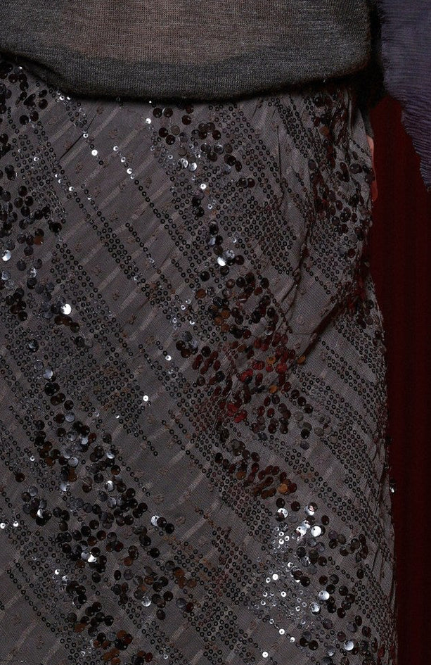 Šifona svārki ar fliteru izšuvumu