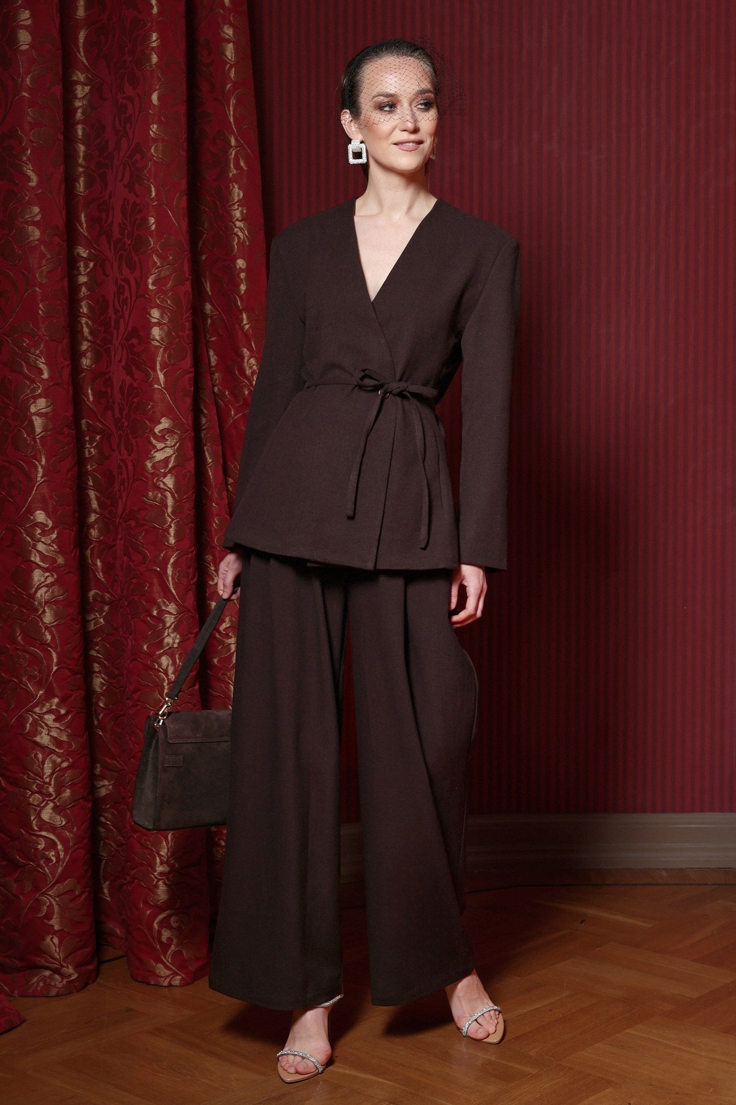 Vīna krāsas žakete