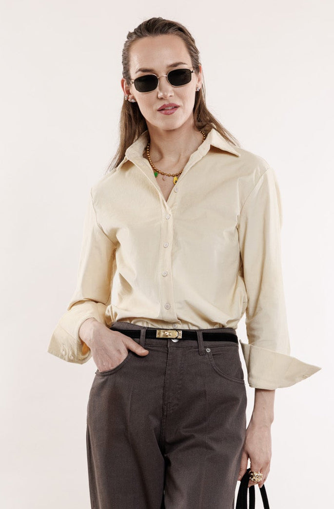 Velveta krekls maigi dzeltenā tonī