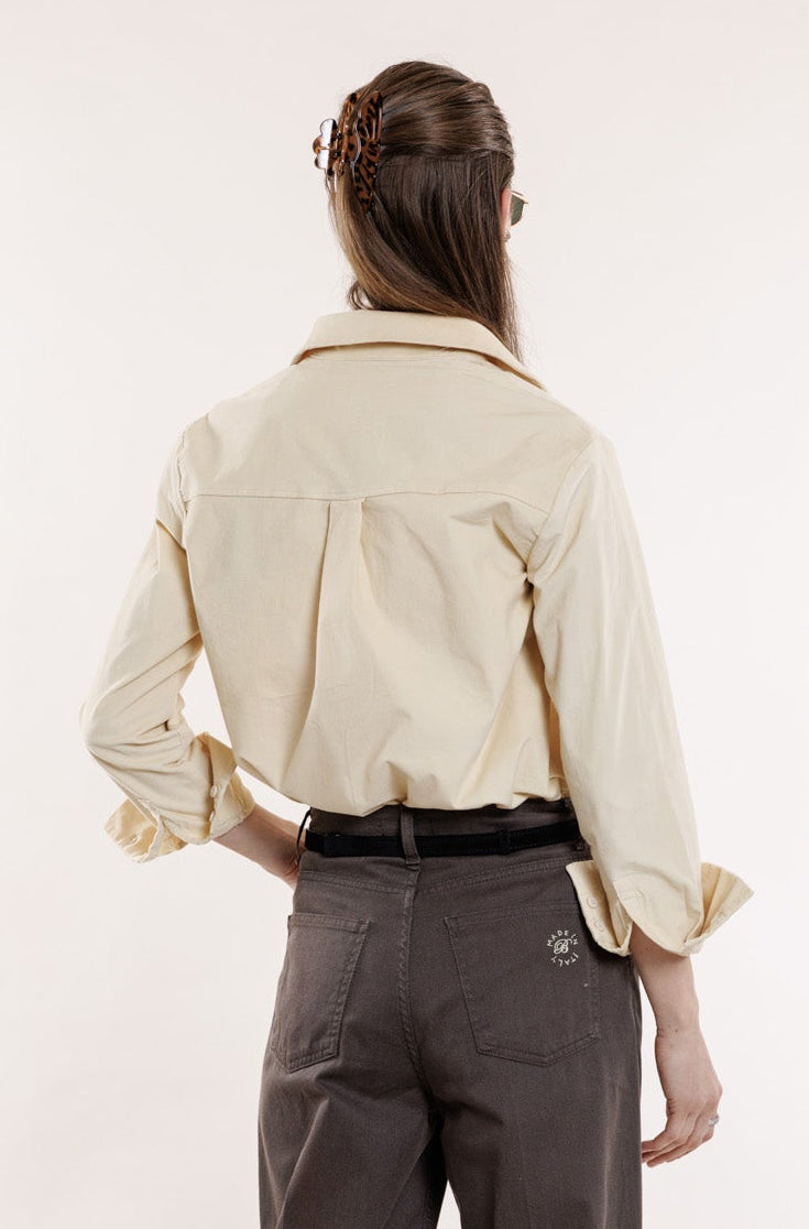 Velveta krekls maigi dzeltenā tonī