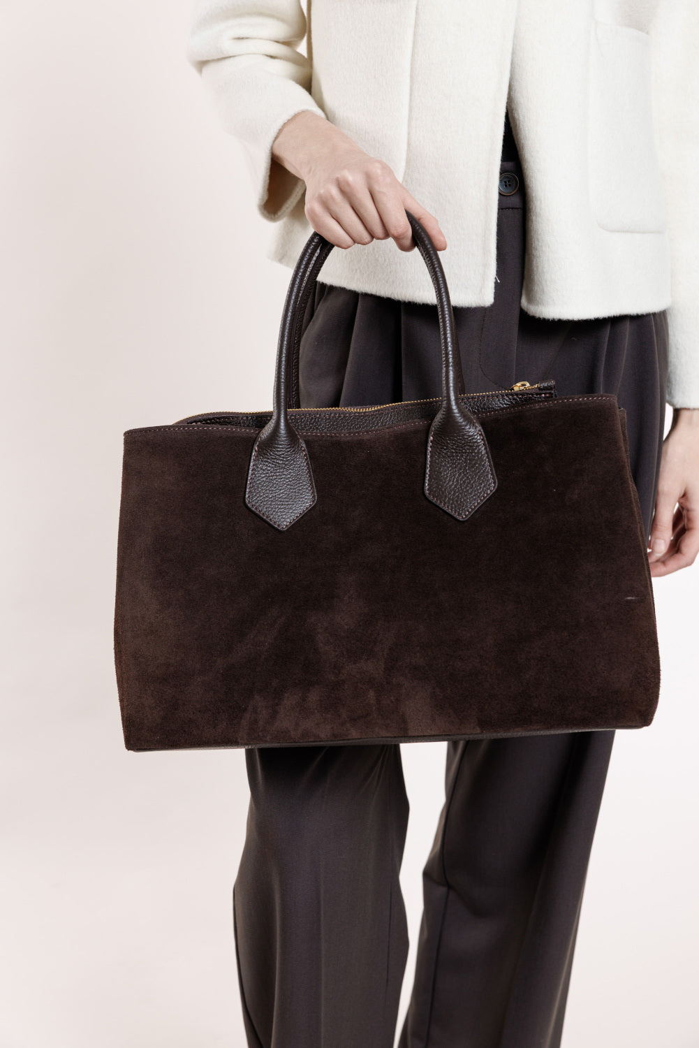 Zamša soma šokolādes tonī