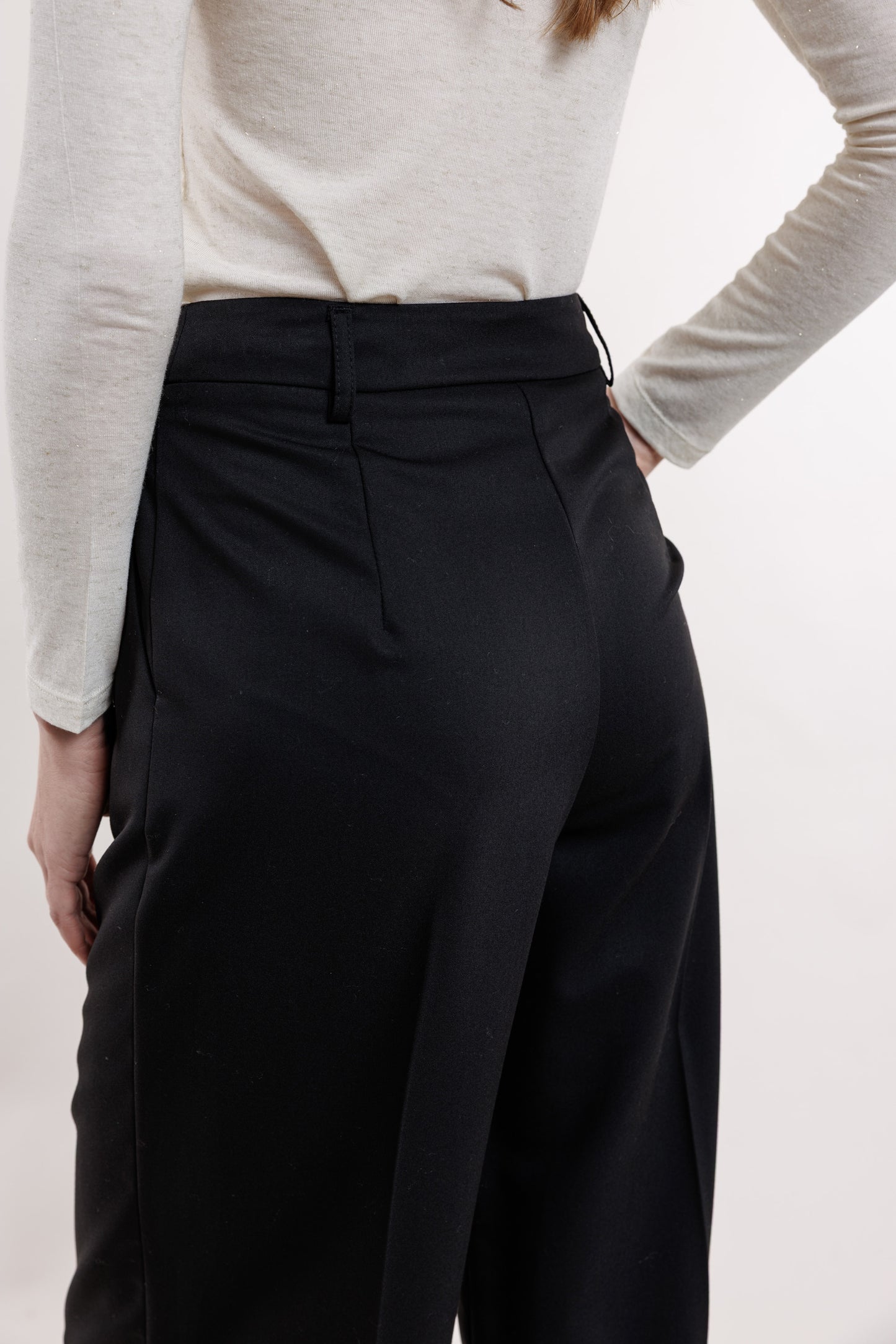 Klasiskas bikses ar divām ielocēm