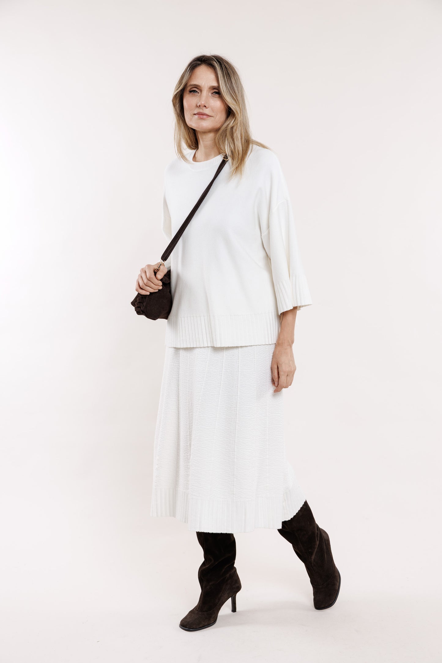 Balts trikotāžas komplekts