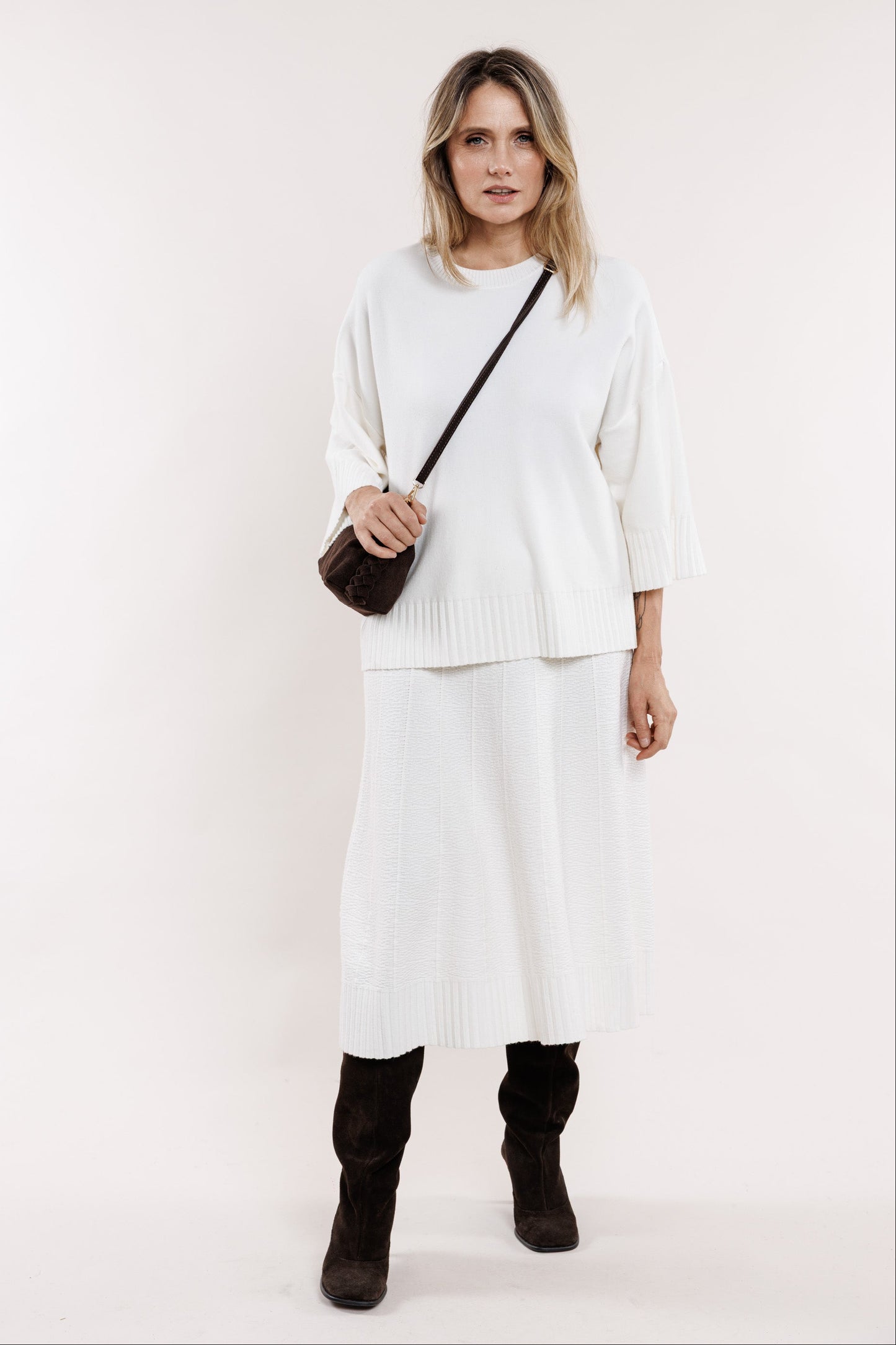 Balts trikotāžas komplekts