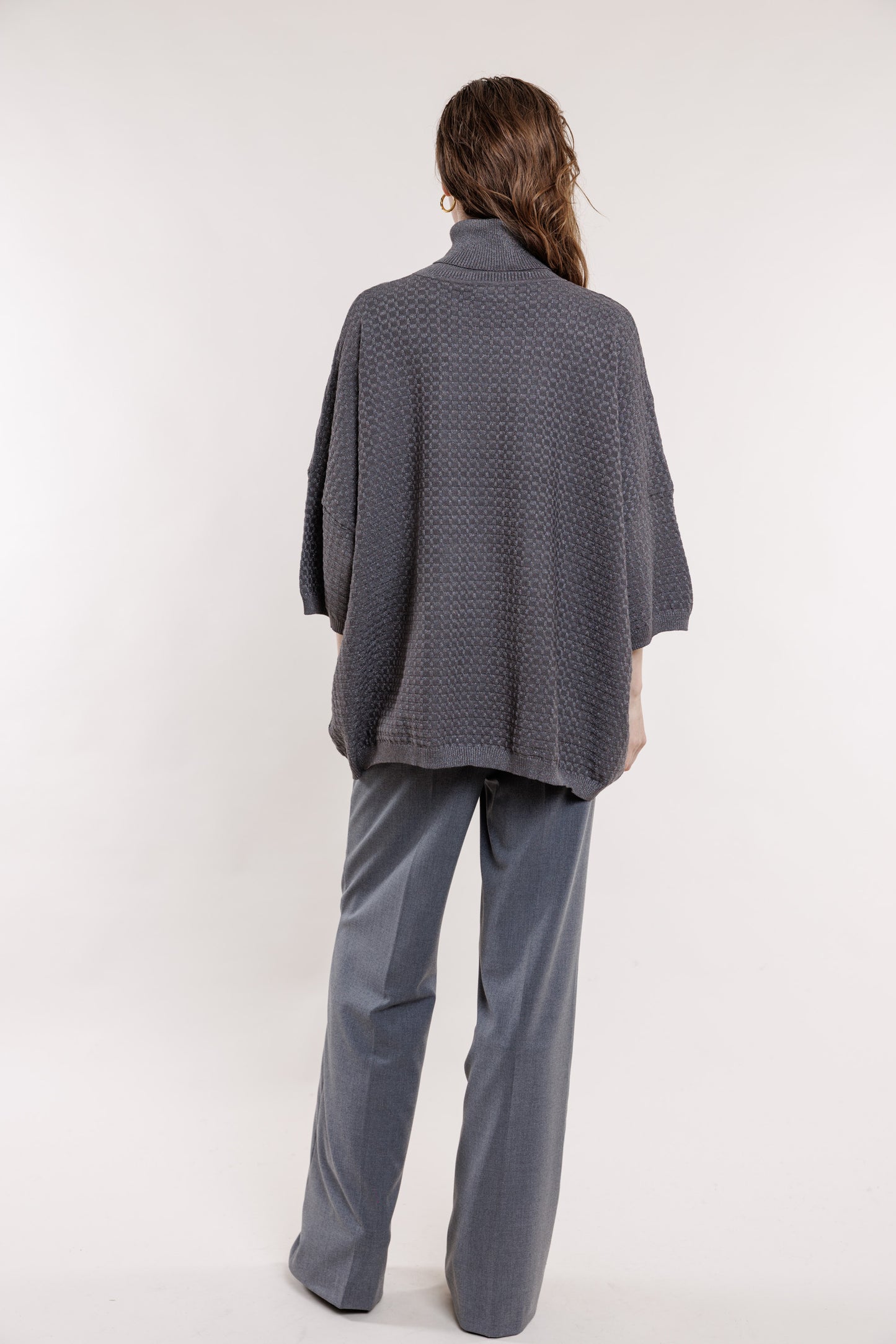 Adīta tunika pelēkā tonī