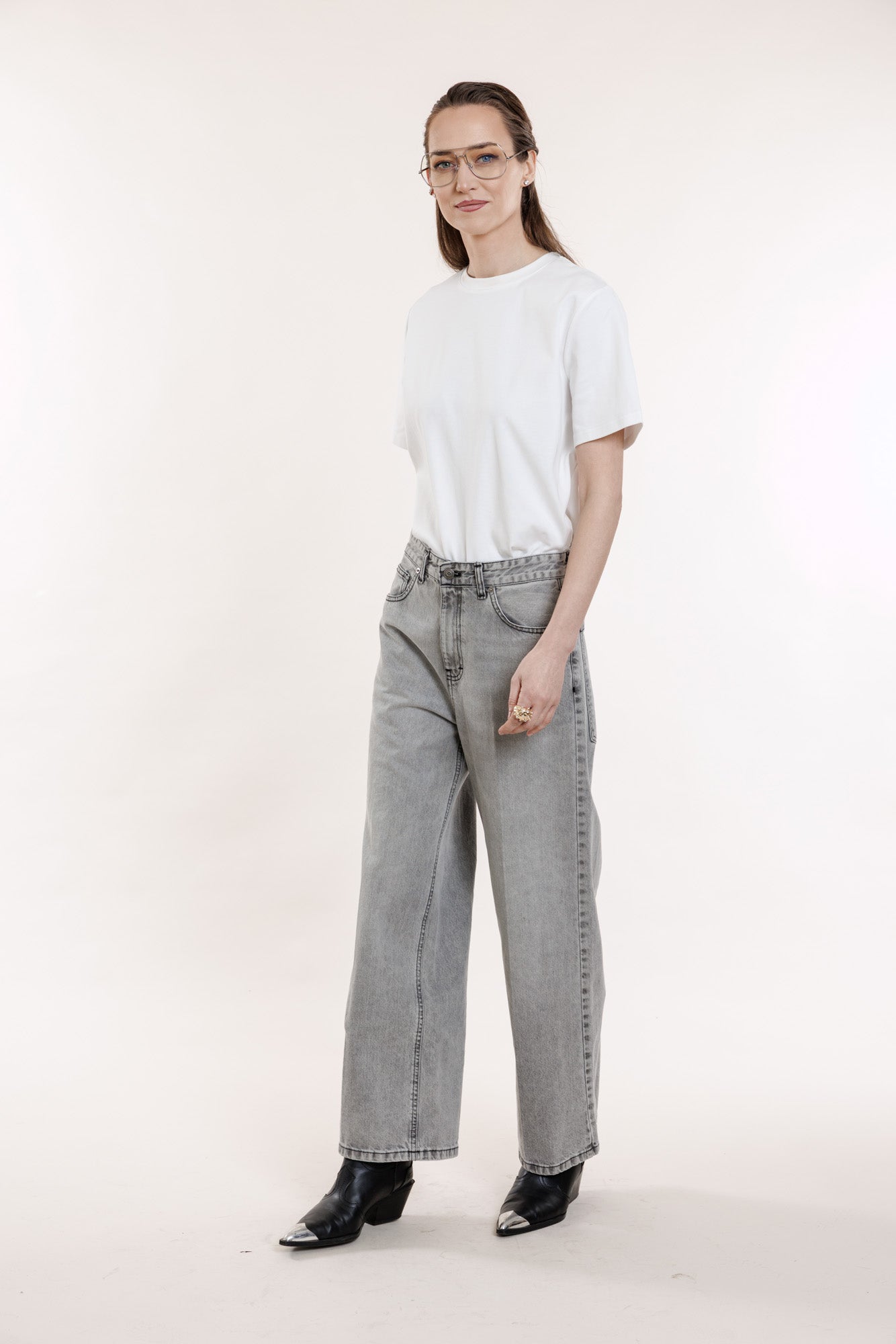 Balts T krekls no blīvas trikotāžas