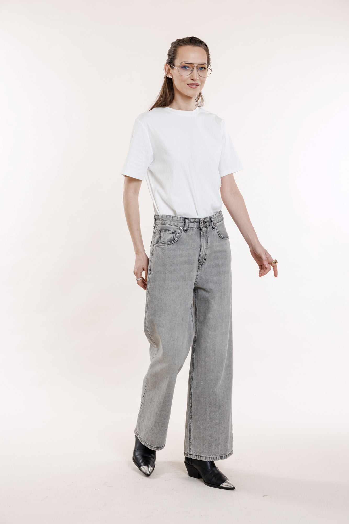 Balts T krekls no blīvas trikotāžas