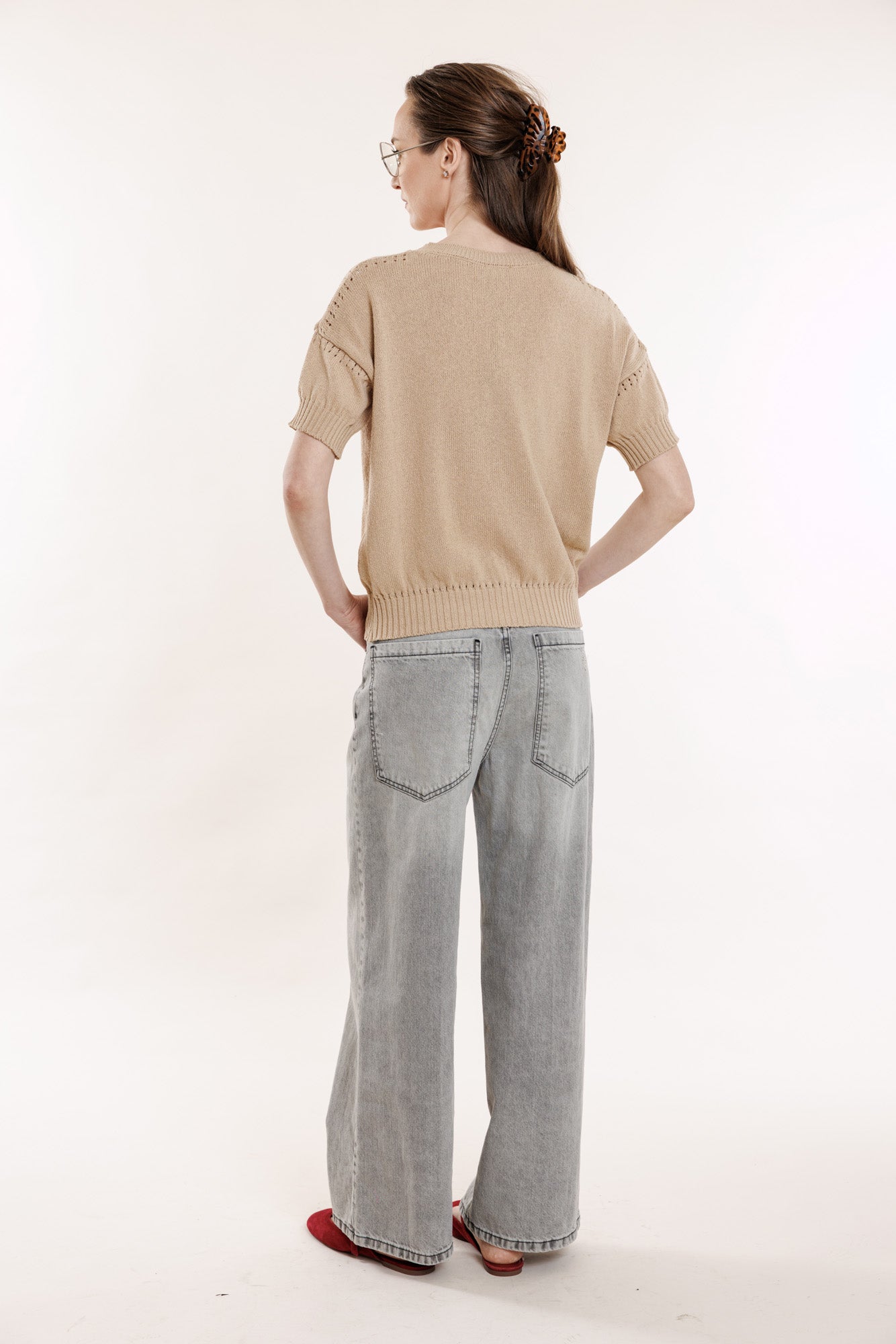 Sweater with tomatoes