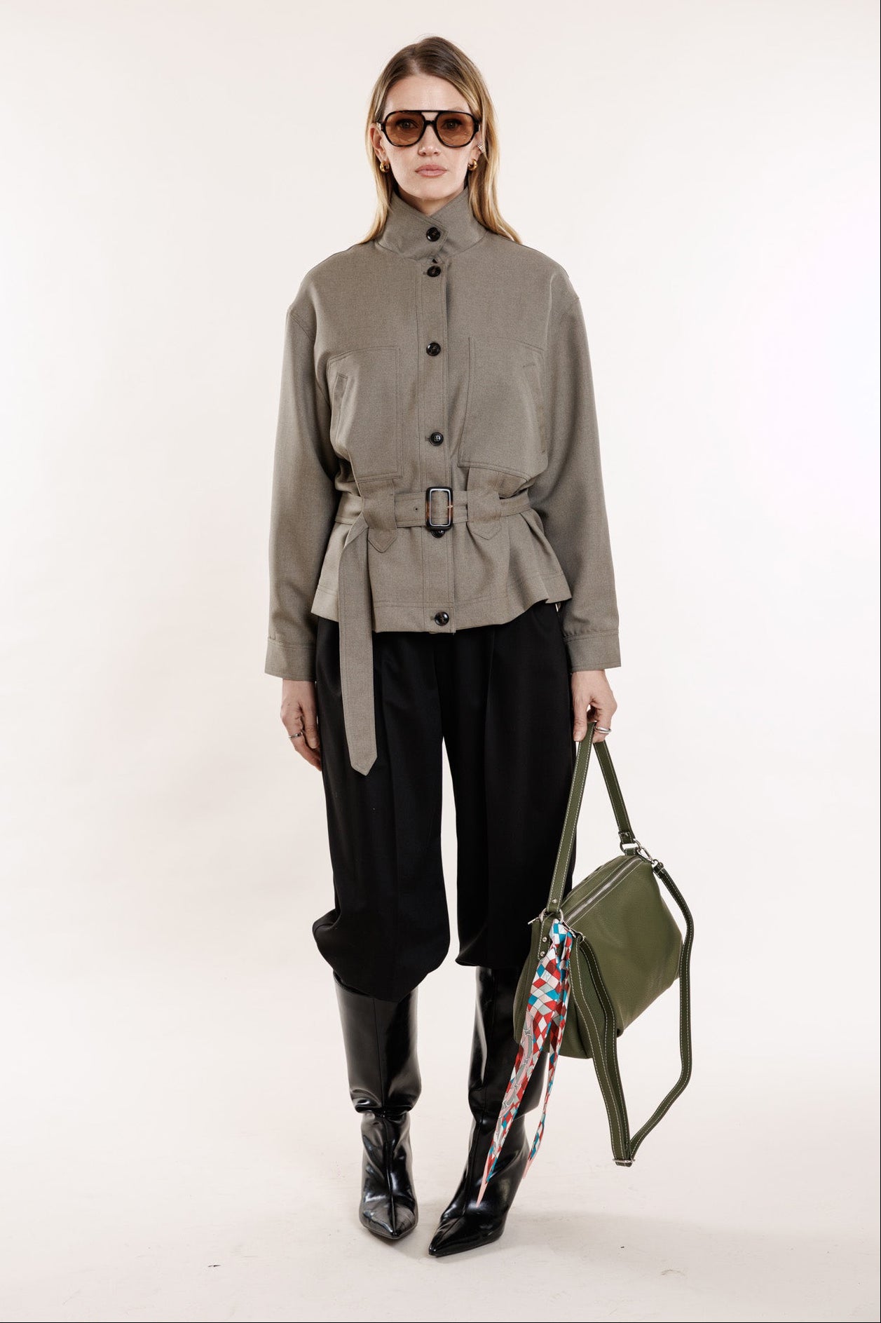 Klasiskas bikses ar divām ielocēm