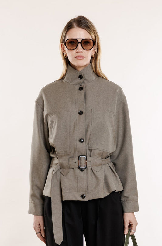 Žakete safari stilā