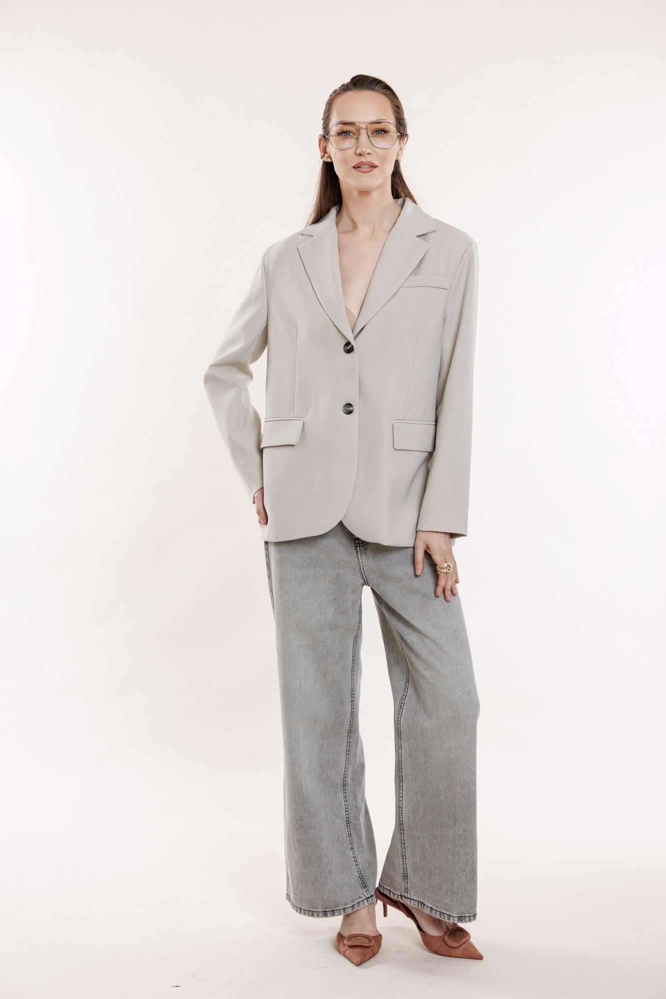 Klasiska žakete ziloņkaula tonī