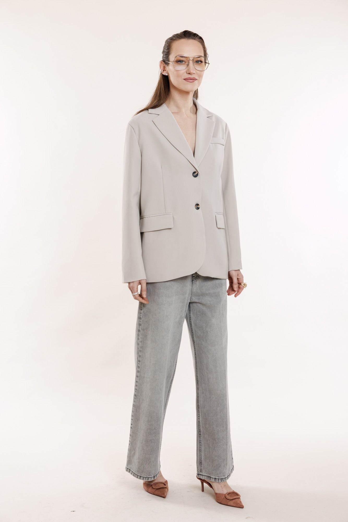 Klasiska žakete ziloņkaula tonī