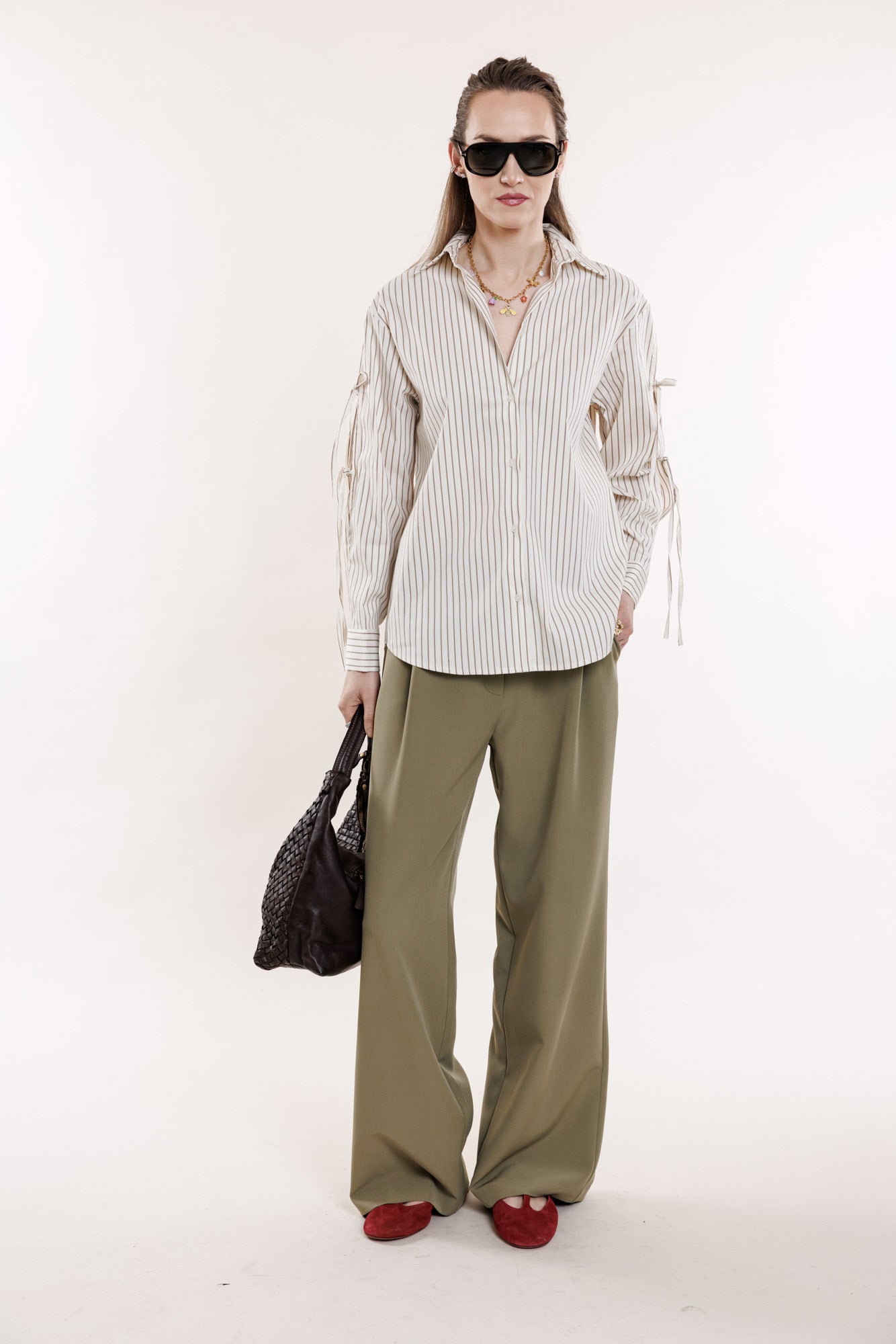 Salvijas toņa bikses ar kabatām