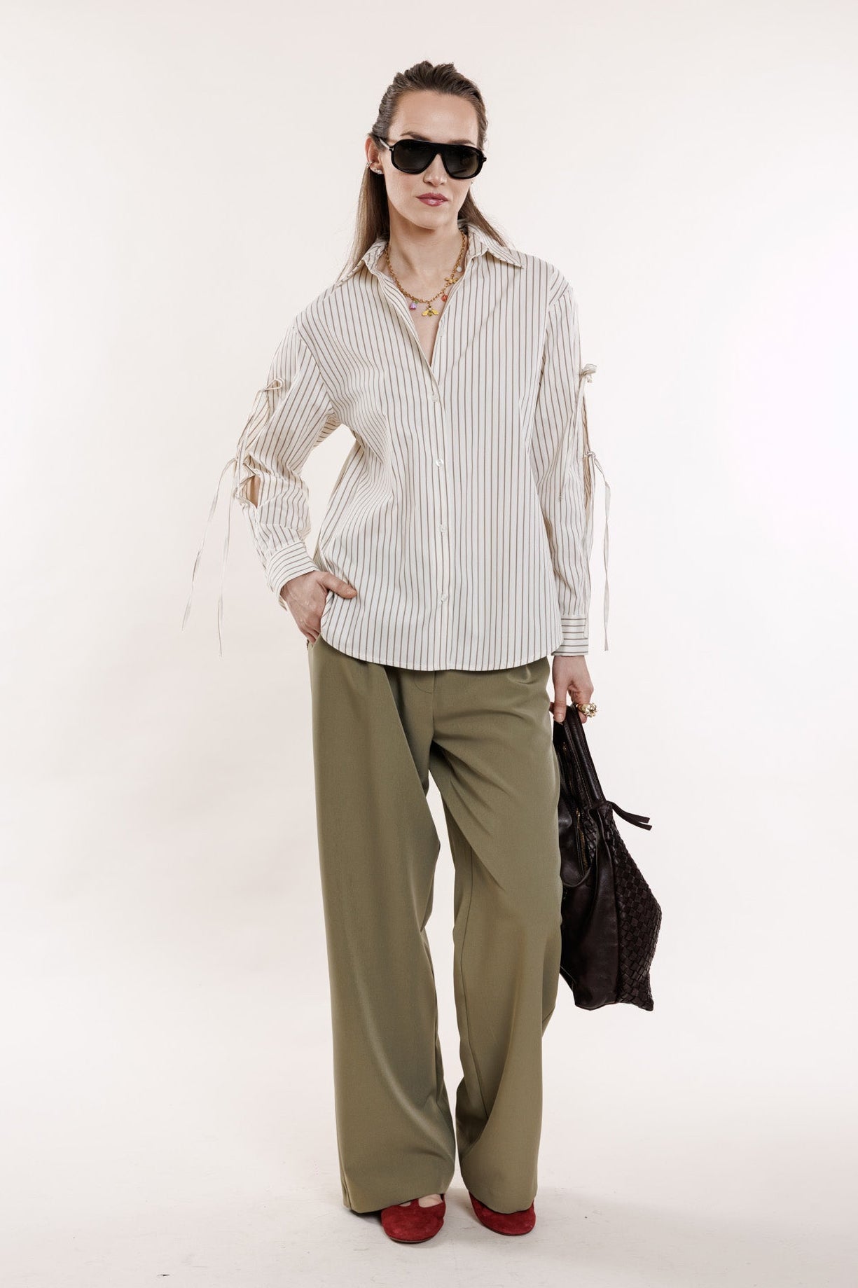 Salvijas toņa bikses ar kabatām