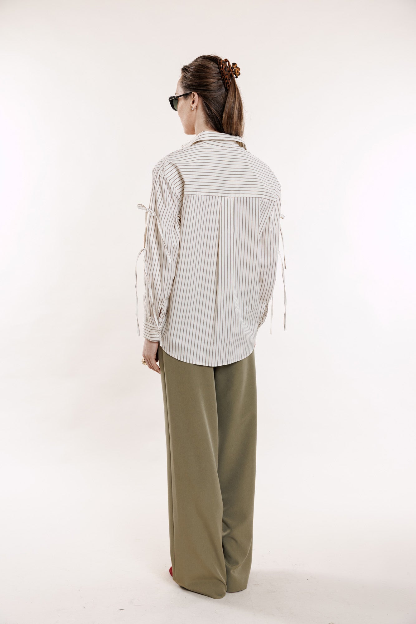 Salvijas toņa bikses ar kabatām