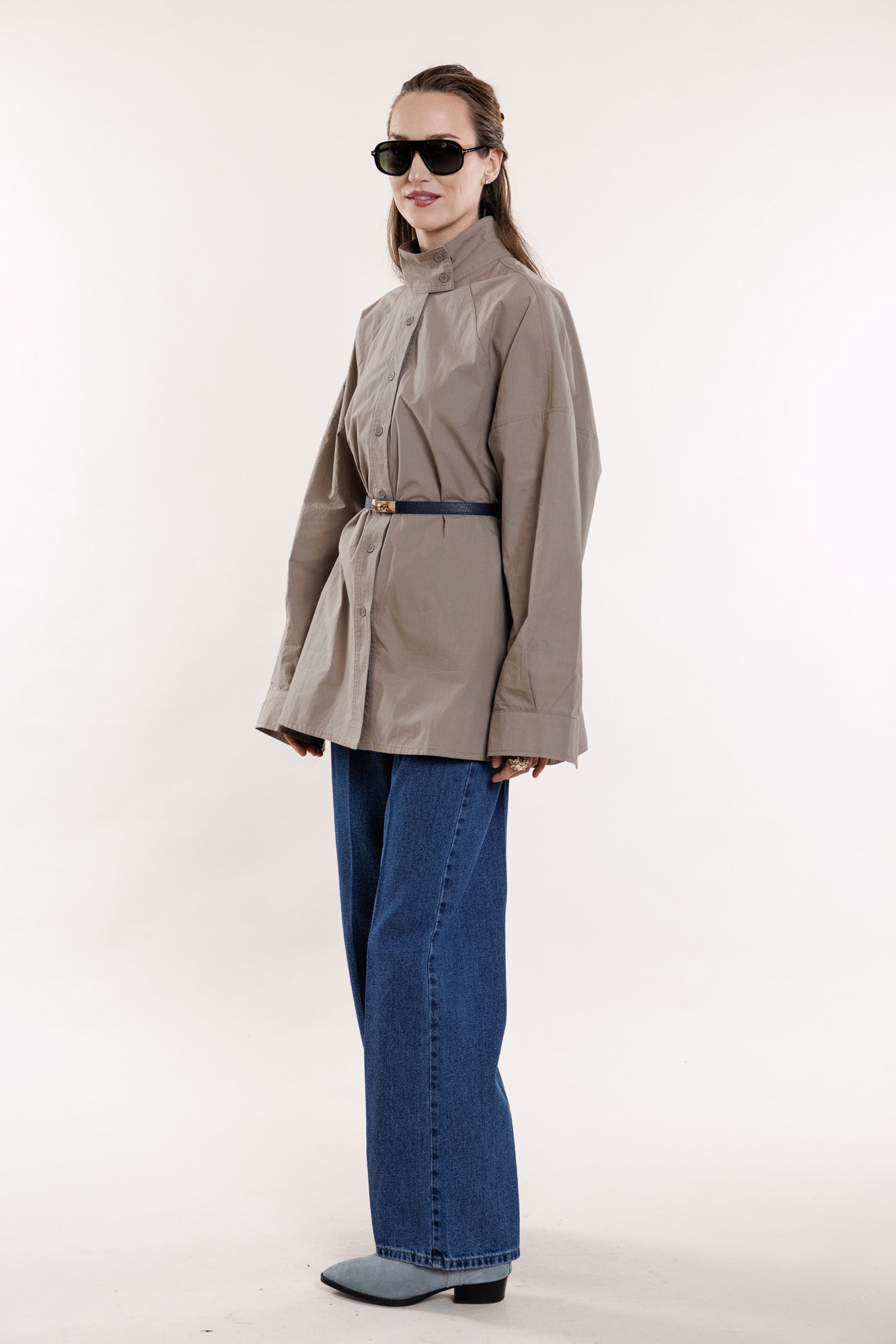 Smalkā jostiņa tumši zilā tonī