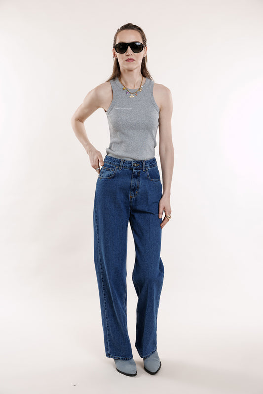 Vidēji zilas džinsas ar bukti