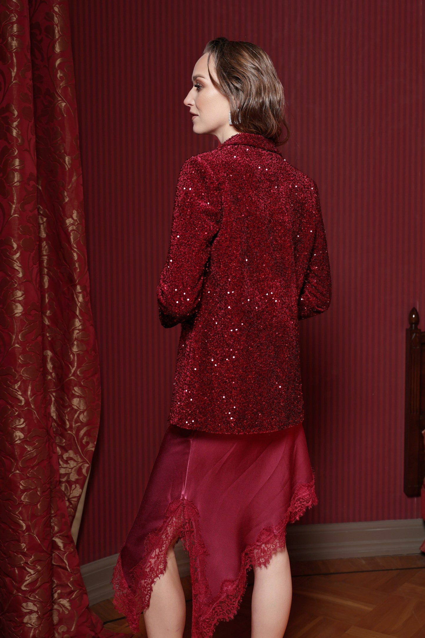 Fliteru žakete aveņu tonī