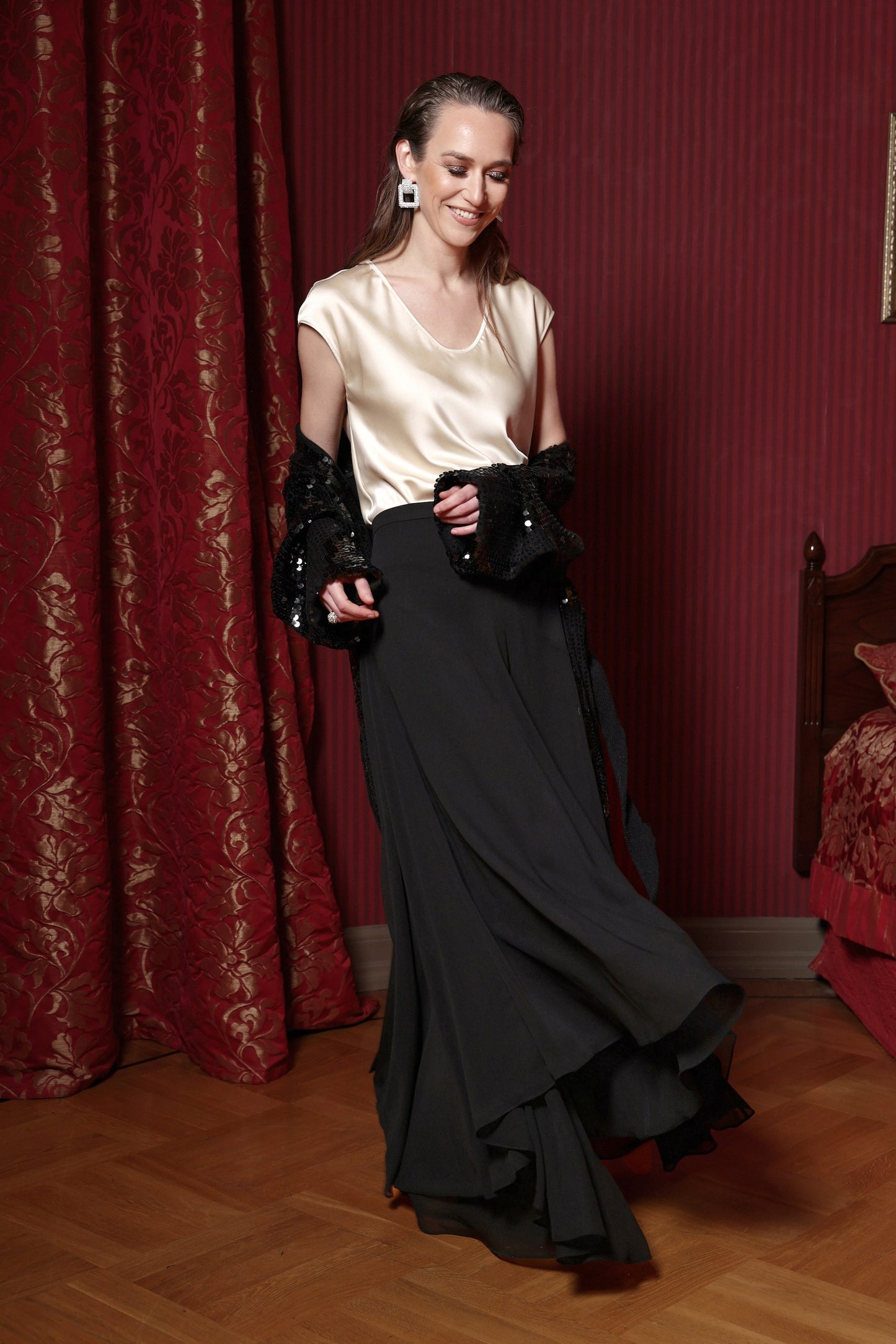 Melni šifona svārki ar oderi