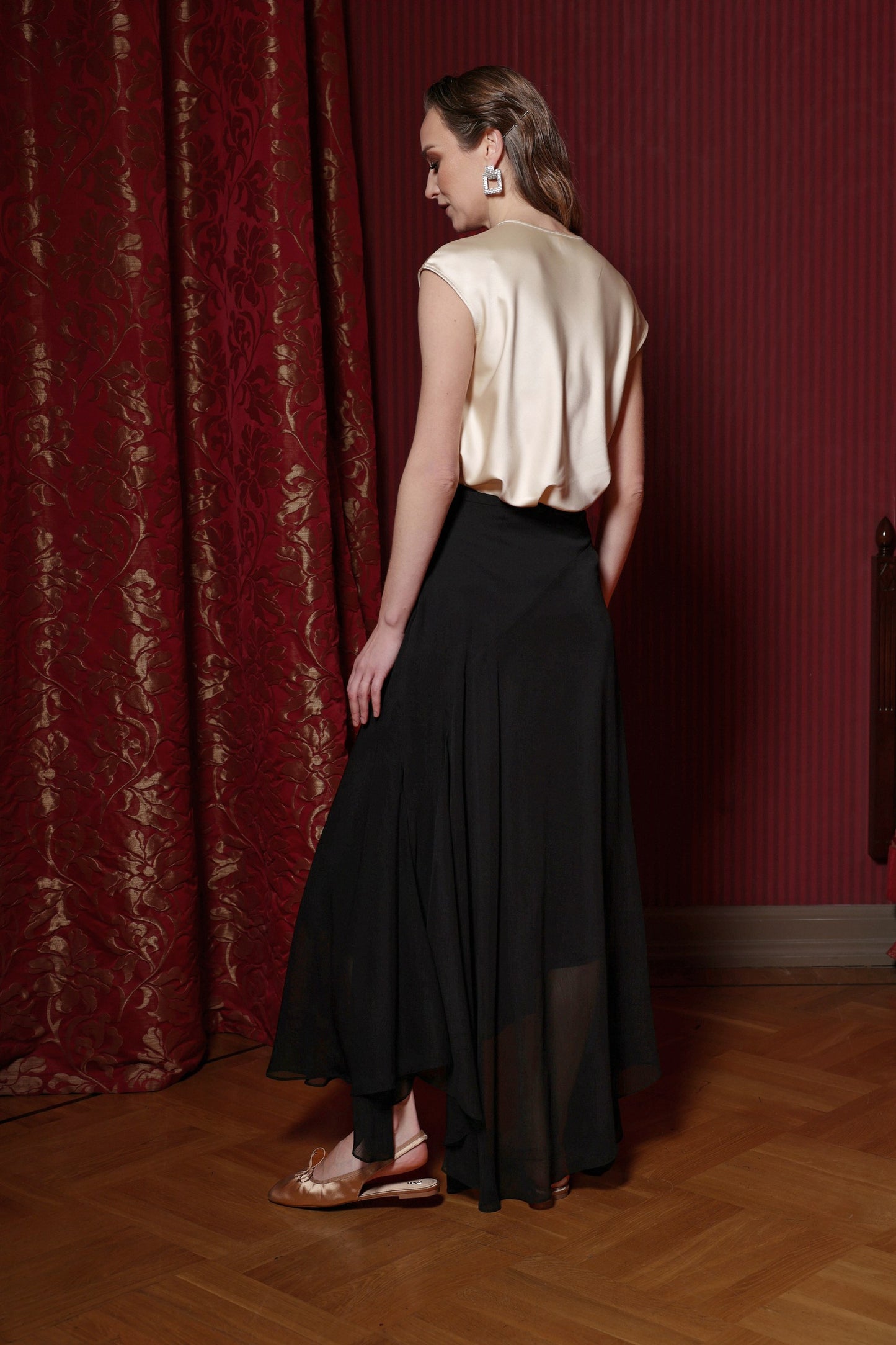 Melni šifona svārki ar oderi