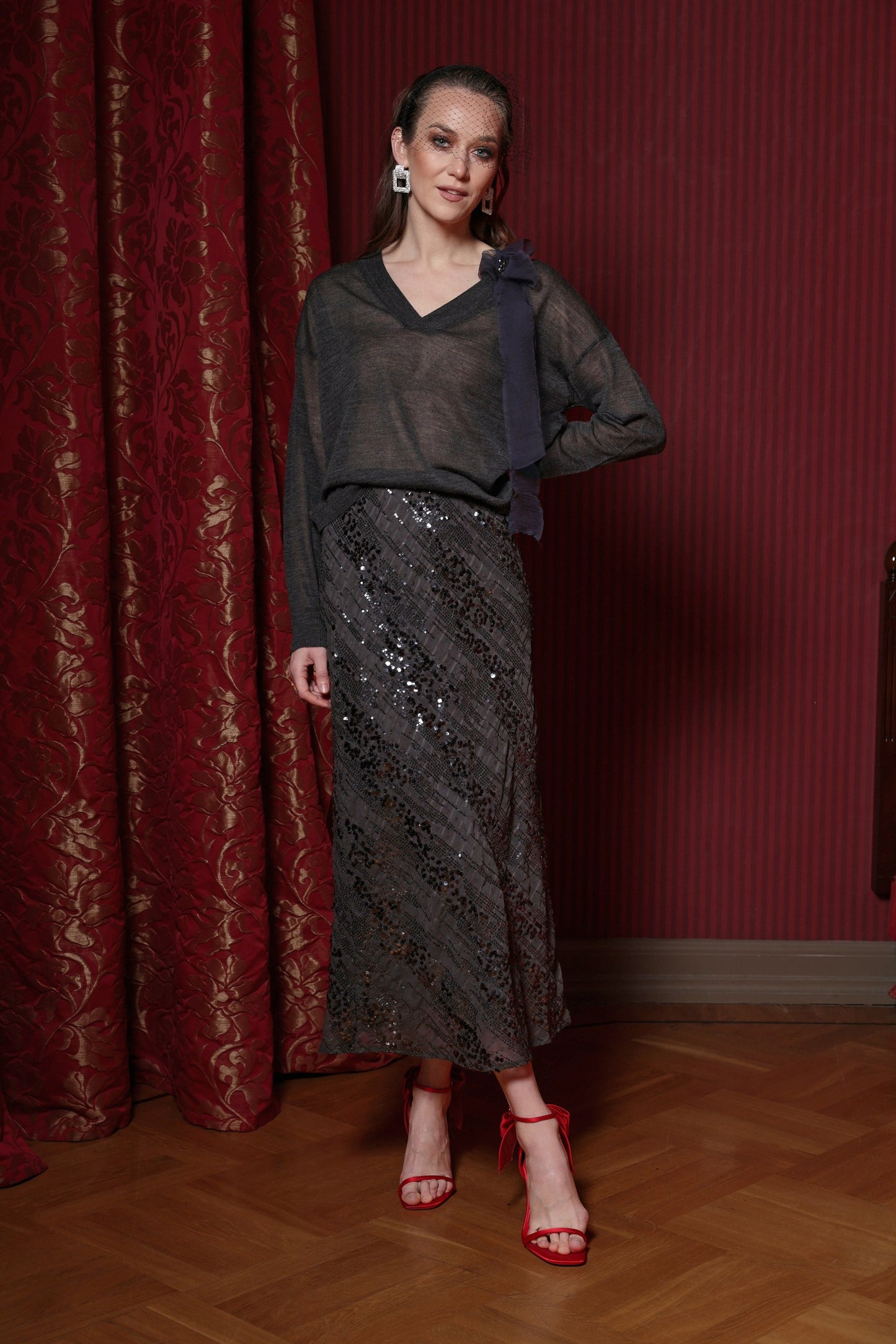 Šifona svārki ar fliteru izšuvumu