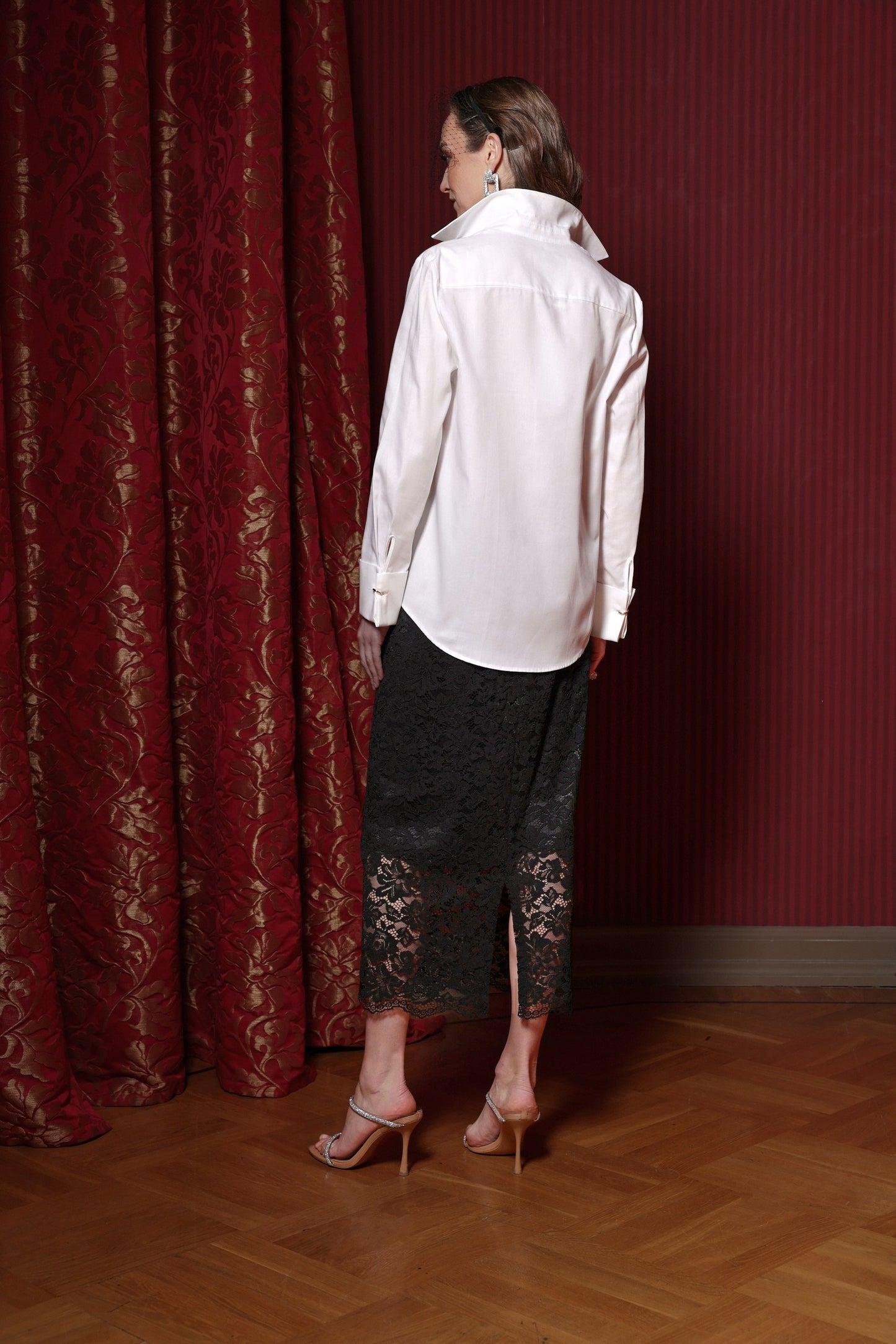 Melni mežģīņu svārki ar oderi