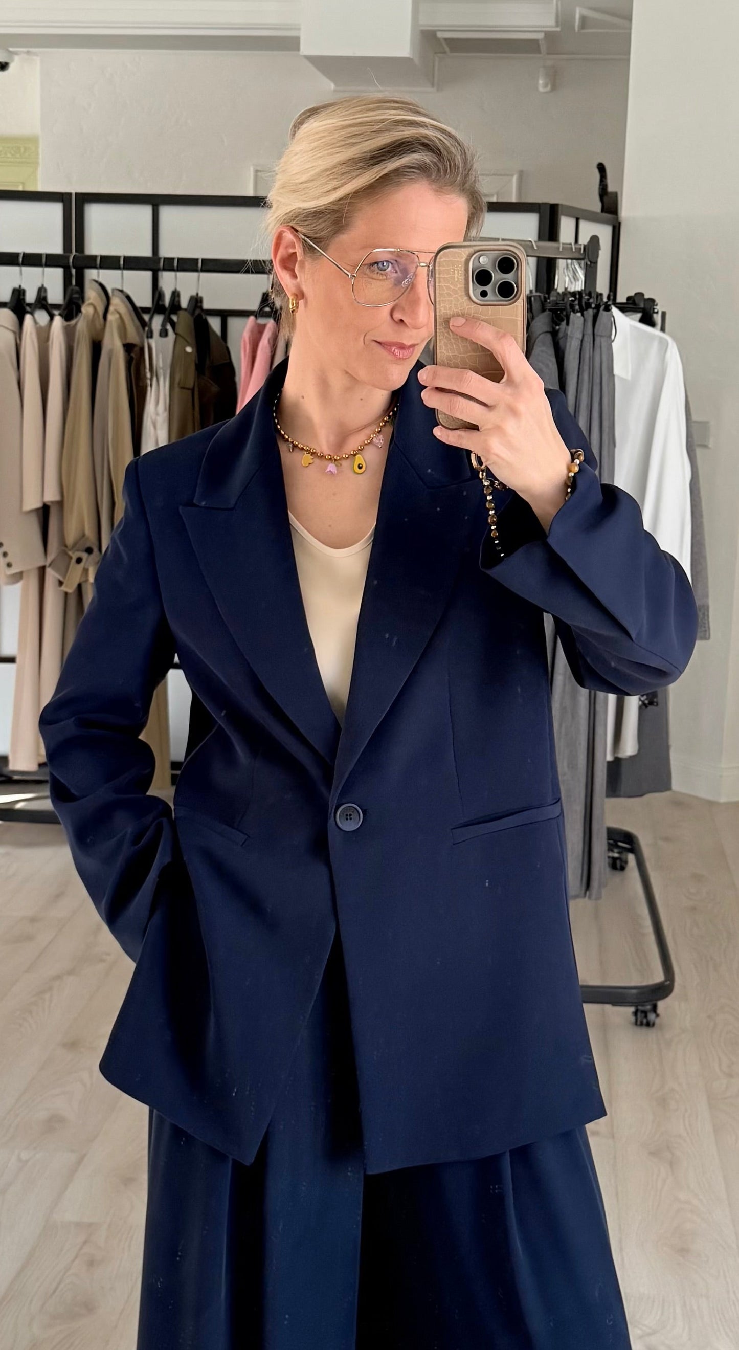 Tumši zila žakete no krepa auduma