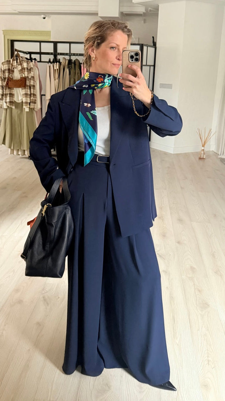 Tumši zila žakete no krepa auduma